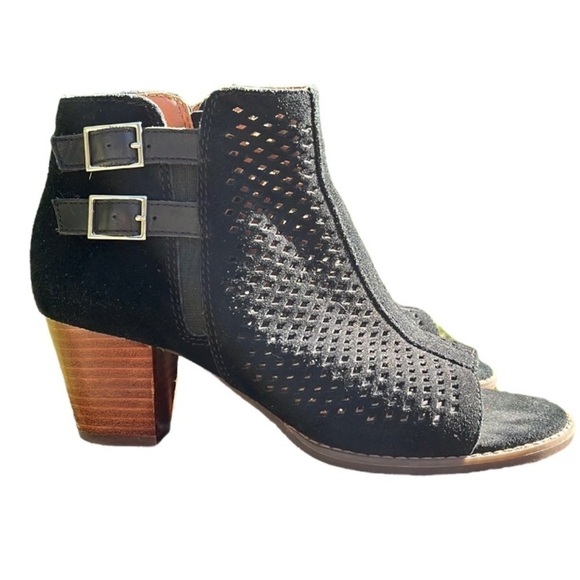 VIONIC Women's Heels Chryssa Toe Booties Black Suede womens size 7 - Picture 14 of 14